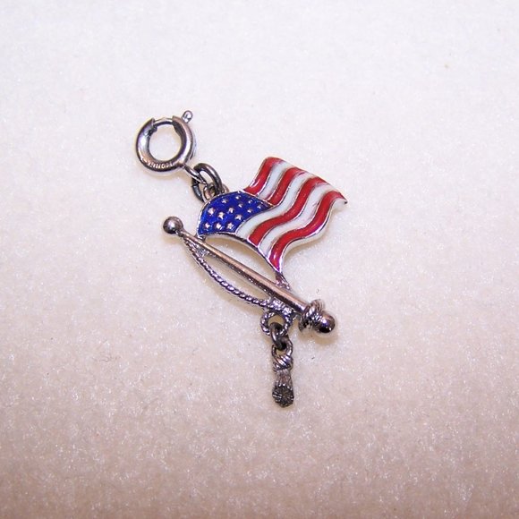 Silver Tone Metal Cold Enamel MONET Charm - American Flag - Picture 2 of 4